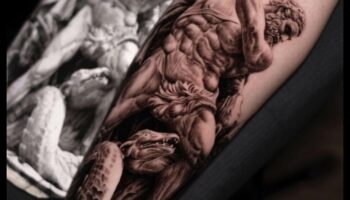 سحر الحبر: الوشم الواقعي مع الجمال النابض بالحياة