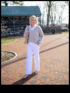 ملابس بيضاء غريبة الأطوار: أفكار لملابس منعشة ونضرة للحصول على مظهر نقي