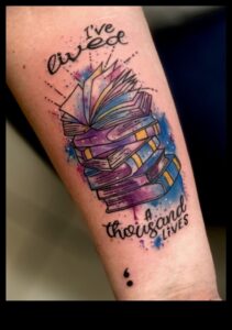 انغمس في Chroma: الوشم بالألوان المائية الذي يروي القصص