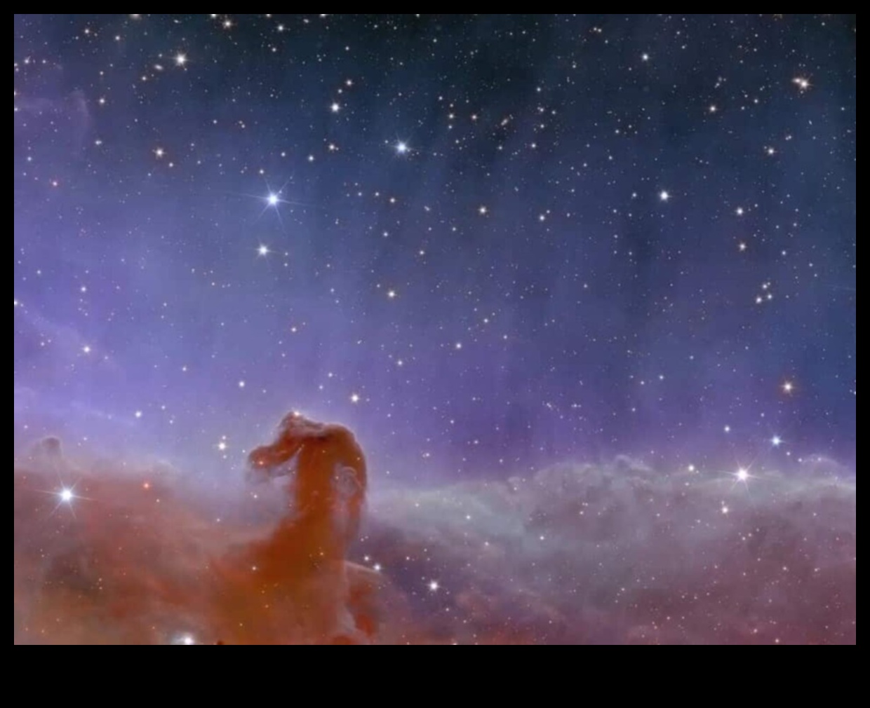 الروايات السديمية: قصص من أعماق الفضاء المتلألئة