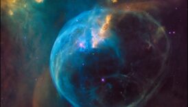 الروايات السديمية: قصص من أعماق الفضاء المتلألئة