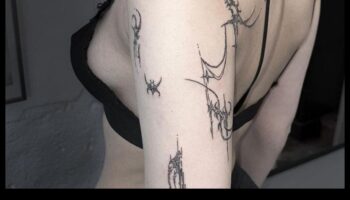 الكشف الثوري: فتح آفاق جديدة في فن الوشم