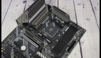 إتقان اللوحة الأم: فهم الشرائح وخيارات الاتصال